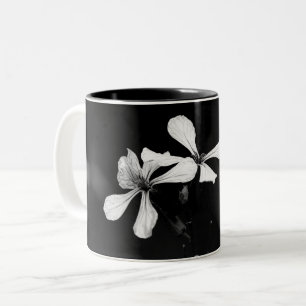Caneca De Café Em Dois Tons floral preto e branco minimalista