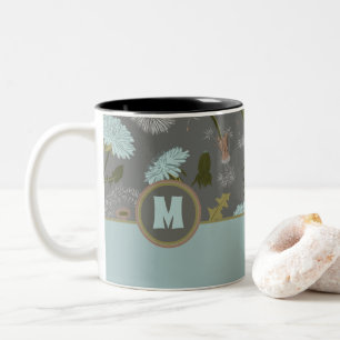 Caneca De Café Em Dois Tons Flores Azuis De Cinzas De Dandelion Monogramas