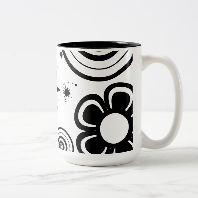 Caneca De Café Em Dois Tons Flores caprichosas em preto e branco, círculos, re (Direita)