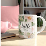 Caneca De Café Em Dois Tons Flores Cor d'Água Moderna Rosa e Nome & Alô<br><div class="desc">Flores Cor d'Água Moderna Rosa e Nome & Alô</div>