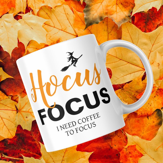Caneca De Café Em Dois Tons Foco Halloween, Preciso De Café Para Focar (Criador carregado)