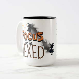 Caneca De Café Em Dois Tons Foco no café da bruxa-Dia de as Bruxas engraçado d