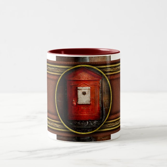 Caneca De Café Em Dois Tons Foguista - A caixa de fogo (Centro)