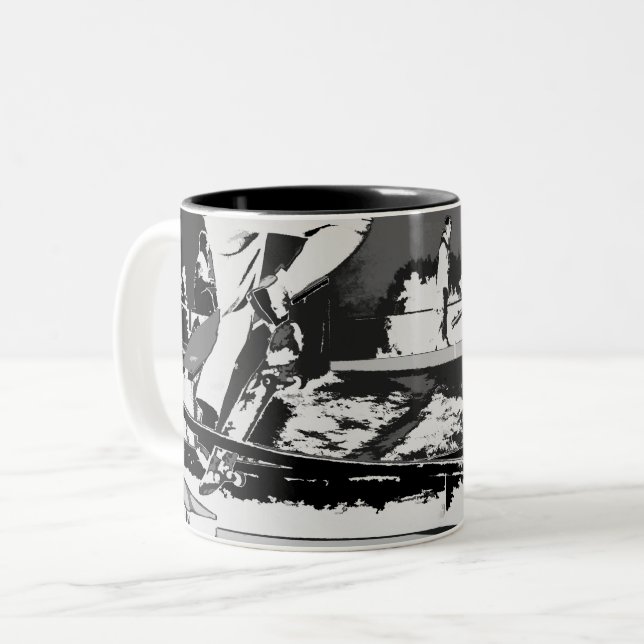 Caneca De Café Em Dois Tons Fora dos trilhos - Skateboarder (Frente Esquerda)