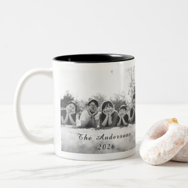 Caneca De Café Em Dois Tons Foto Moderna da Família em Script (Com Donut)