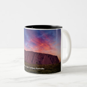 Caneca De Café Em Dois Tons Fotografia Cênica - Uluru no Sunset
