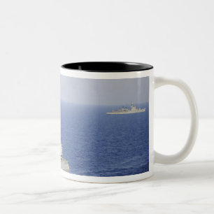 Caneca De Café Em Dois Tons Fragata portuguesa NRP Bartolomeu Dias do marinho