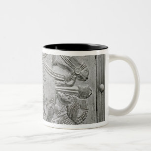 Caneca De Café Em Dois Tons Fragmento do capacete, do tesouro de Sutton Hoo