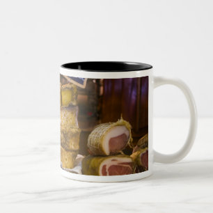 Caneca De Café Em Dois Tons França, Córsega. Queijos e charcutaria locais