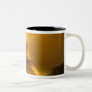 Caneca De Café Em Dois Tons França, Paris. Torre Eiffel iluminada às 3