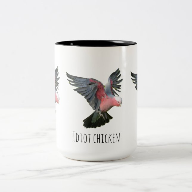 Caneca De Café Em Dois Tons Frango idiota (Centro)