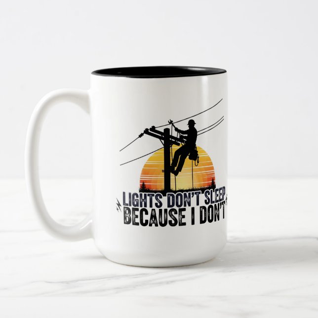 Caneca De Café Em Dois Tons Funny Electrician & Utility Worker Gift Idea (Esquerda)