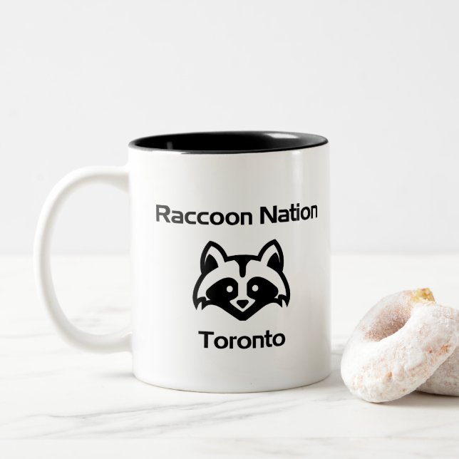 Caneca De Café Em Dois Tons Funny Raccoon Nation Toronto Light Monotone (Com Donut)