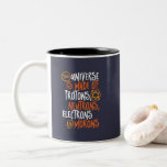 Caneca De Café Em Dois Tons Funny Science Chemistry Universo Feito De Óculos<br><div class="desc">O Universo é Feito de Prótons, Neutrões, Elétrons e Morons. Design engraçada e sarcástica para quem ama piadas de Química, trocadilho, sarcasmo e humor. Mercadorias legal e humorísticas para professores de Química, Químicos e Ciências. Perfeito para geek de ciência, nerd, professor segundo grau e estudante que ama biologia, física e...</div>