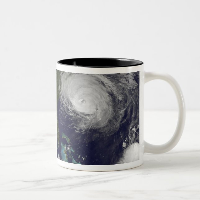Caneca De Café Em Dois Tons Furacão Earl 4 (Direita)