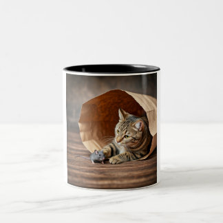 Caneca De Café Em Dois Tons Gato repleto em uma sacola