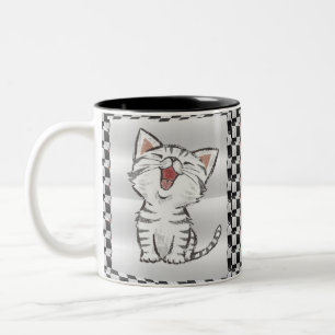 Caneca De Café Em Dois Tons gatos brancos e pretos bonitos com prancha de xadr
