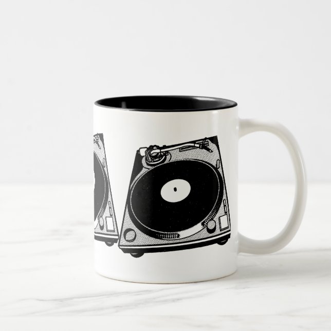 Caneca De Café Em Dois Tons Gráficos de Toca-Discos Retro em Preto (Direita)