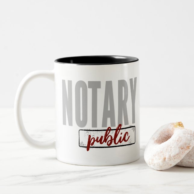 Caneca De Café Em Dois Tons Grande Fonte Pública Notícia Esmaecida Preta com V (Com Donut)