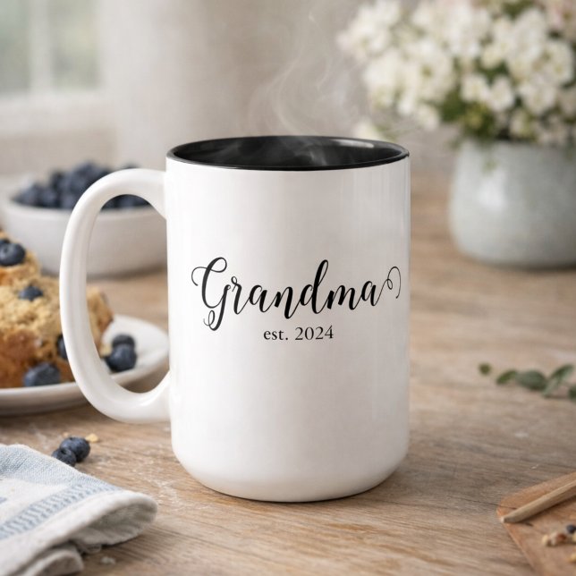 Caneca De Café Em Dois Tons Grandma Est Modern Black Script Custom Date (Criador carregado)