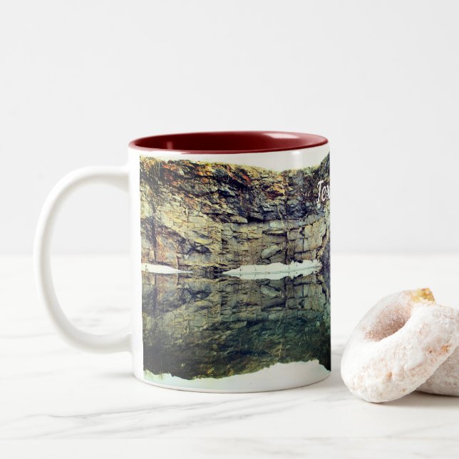 Caneca De Café Em Dois Tons Granite Rock Wall Reflete Natureza Personalizada (Com Donut)
