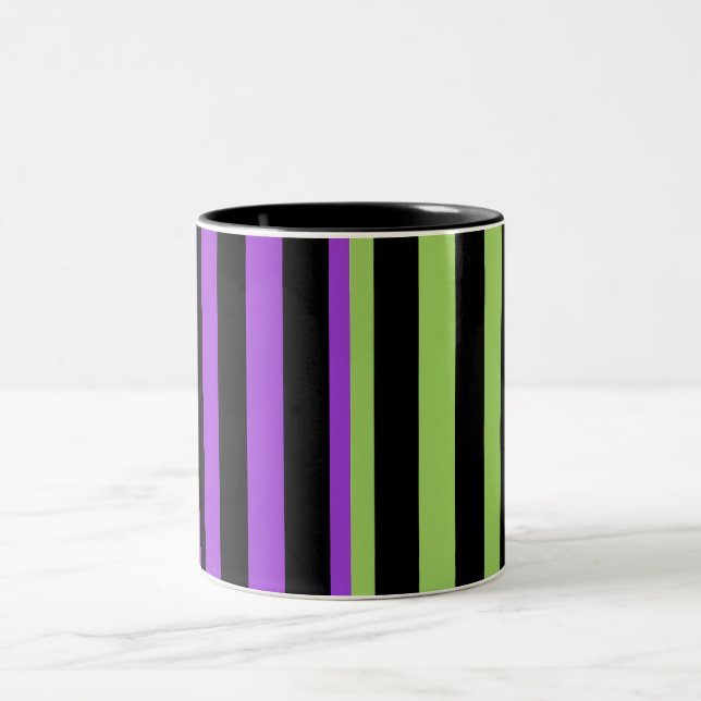 Caneca De Café Em Dois Tons Greve de Halloween Verde Roxo e Preto (Centro)