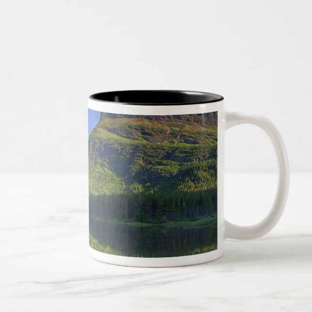 Caneca De Café Em Dois Tons Grinnel Point e Allen Mountain refletem em (Direita)