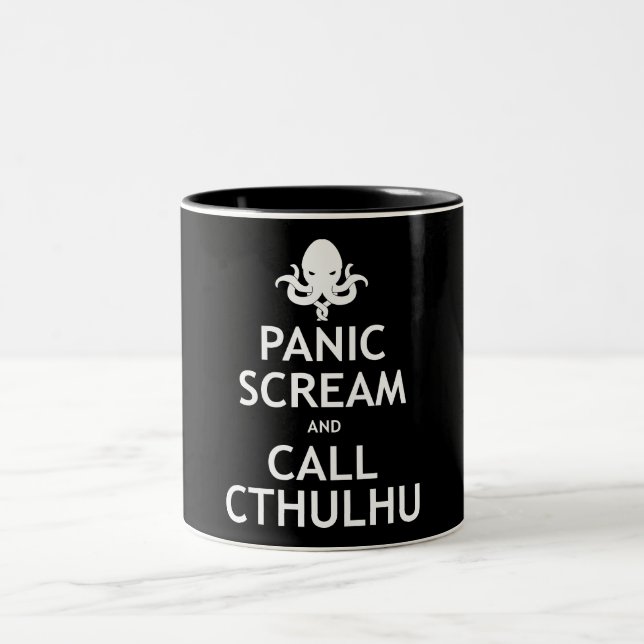 Caneca De Café Em Dois Tons Gritar do pânico e chamada Cthulhu (Centro)
