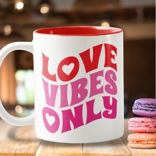 Caneca De Café Em Dois Tons Groovy Love Vibes Namorados Tipografia Rosa Vermel