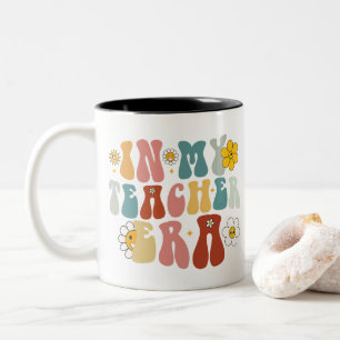 Caneca De Café Em Dois Tons Groovy Na Minha Era De Professora De Volta à Escol