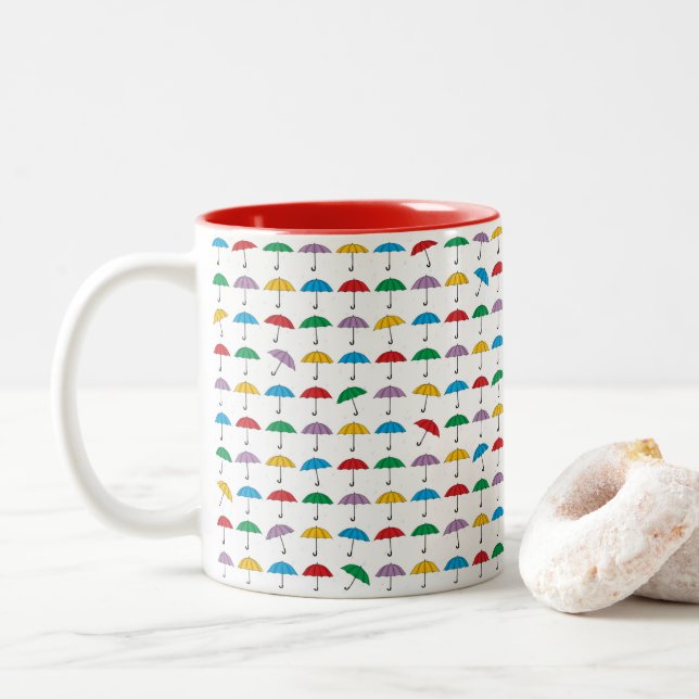 Caneca De Café Em Dois Tons Guarda-chuvas na chuva (Com Donut)