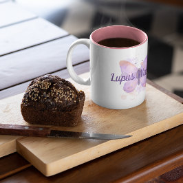 Caneca De Café Em Dois Tons Guerreiro do Lúpus da Borboleta Roxa
