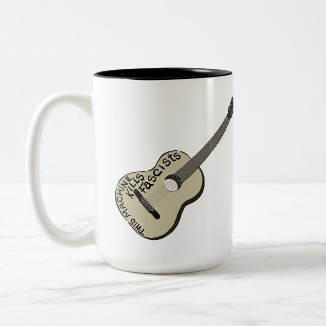 Caneca De Café Em Dois Tons Guitarra de Guthrie "Esta Máquina Matar Fascistas" (Esquerda)