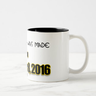 Caneca De Café Em Dois Tons História feita o 8 de novembro de 2016