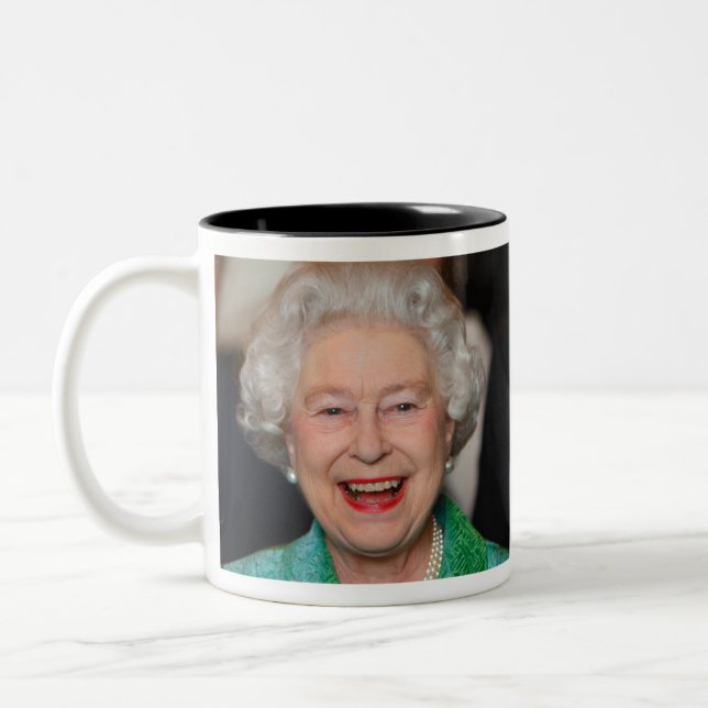 Caneca De Café Em Dois Tons HM Queen Elizabeth II (Esquerda)