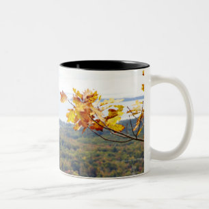 Caneca De Café Em Dois Tons Ideia do estado das colinas de Camden através das