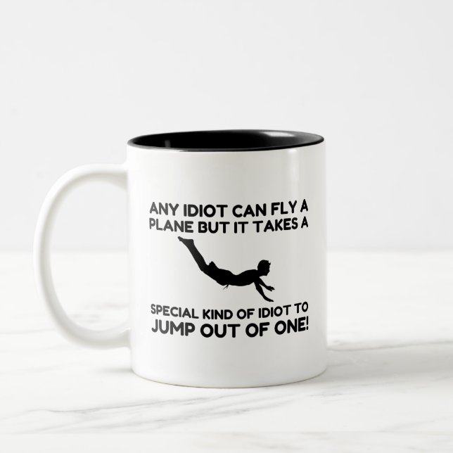 CANECA DE CAFÉ EM DOIS TONS IDIOT SKYDIVING (Esquerda)
