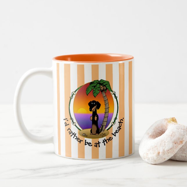 Caneca De Café Em Dois Tons Ilha Tropical de Dachshund (preto e bronzeado) (Com Donut)