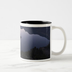 Caneca De Café Em Dois Tons Ilha Wizard ao amanhecer, Parque Nacional Crater L