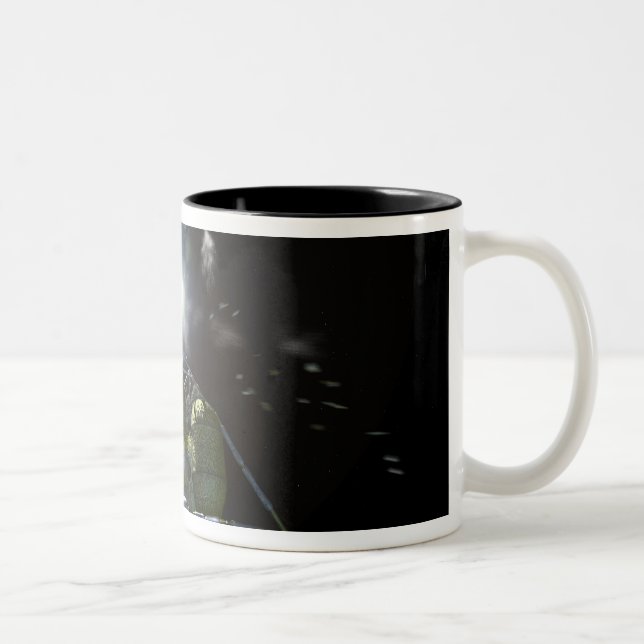 Caneca De Café Em Dois Tons Imagem artística de uma nova nave espacial para a  (Direita)