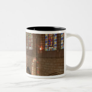 Caneca De Café Em Dois Tons Imagem HDR do interior da Basílica, Quito, Equador