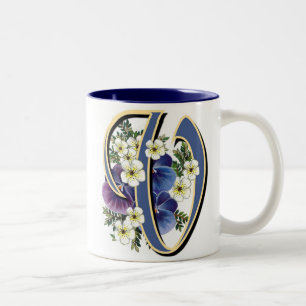 Caneca De Café Em Dois Tons Inicial do amor perfeito - V