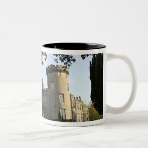 Caneca De Café Em Dois Tons Irlanda, a entrada do lado do Castelo Dromoland.