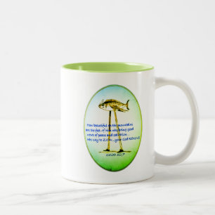 Caneca De Café Em Dois Tons Isaiah 52:7- Que bonito nas montanhas