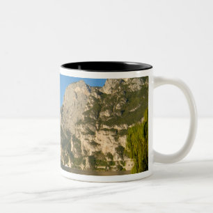 Caneca De Café Em Dois Tons Itália, Riva del Garda, Lago Garda, Monte