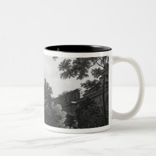 Caneca De Café Em Dois Tons Jardim do claustro, monumentos do DES de Musee