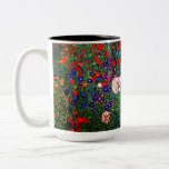 Caneca De Café Em Dois Tons Jardim Flor Gustav Klimt<br><div class="desc">Café Mug apresentando o Jardim de Fazendas de pintura de óleo de Gustav Klimt com girassóis (1907). Um belo jardim de girassóis e belas flores azuis,  vermelhas,  roxas,  rosa e brancas. Um presente de excelente para fãs de Arte Nouveau e de Arte Austríaca.</div>