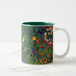 Caneca De Café Em Dois Tons Jardim Flor Gustav Klimt<br><div class="desc">Café Mug apresentando o Jardim de Fazendas de pintura de óleo de Gustav Klimt com girassóis (1907). Um belo jardim de girassóis e belas flores azuis,  vermelhas,  roxas,  rosa e brancas. Um presente de excelente para fãs de Arte Nouveau e de Arte Austríaca.</div>