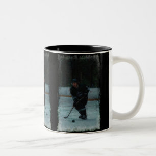 Caneca De Café Em Dois Tons Jogador de Hóquei no Gelo Aquecendo