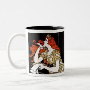 Caneca De Café Em Dois Tons Journalista da mulher na mesa de escrita